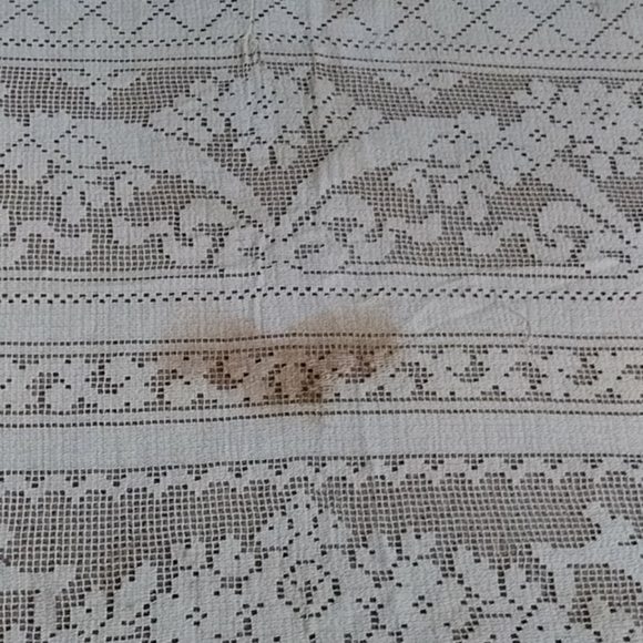 Vintage Table Cloth 65" x 80" - Picture 7 of 9